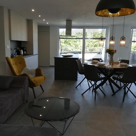 Moselufer Apartments อือร์ซิก ภายนอก รูปภาพ