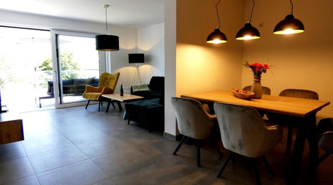 Moselufer Apartments อือร์ซิก ภายนอก รูปภาพ